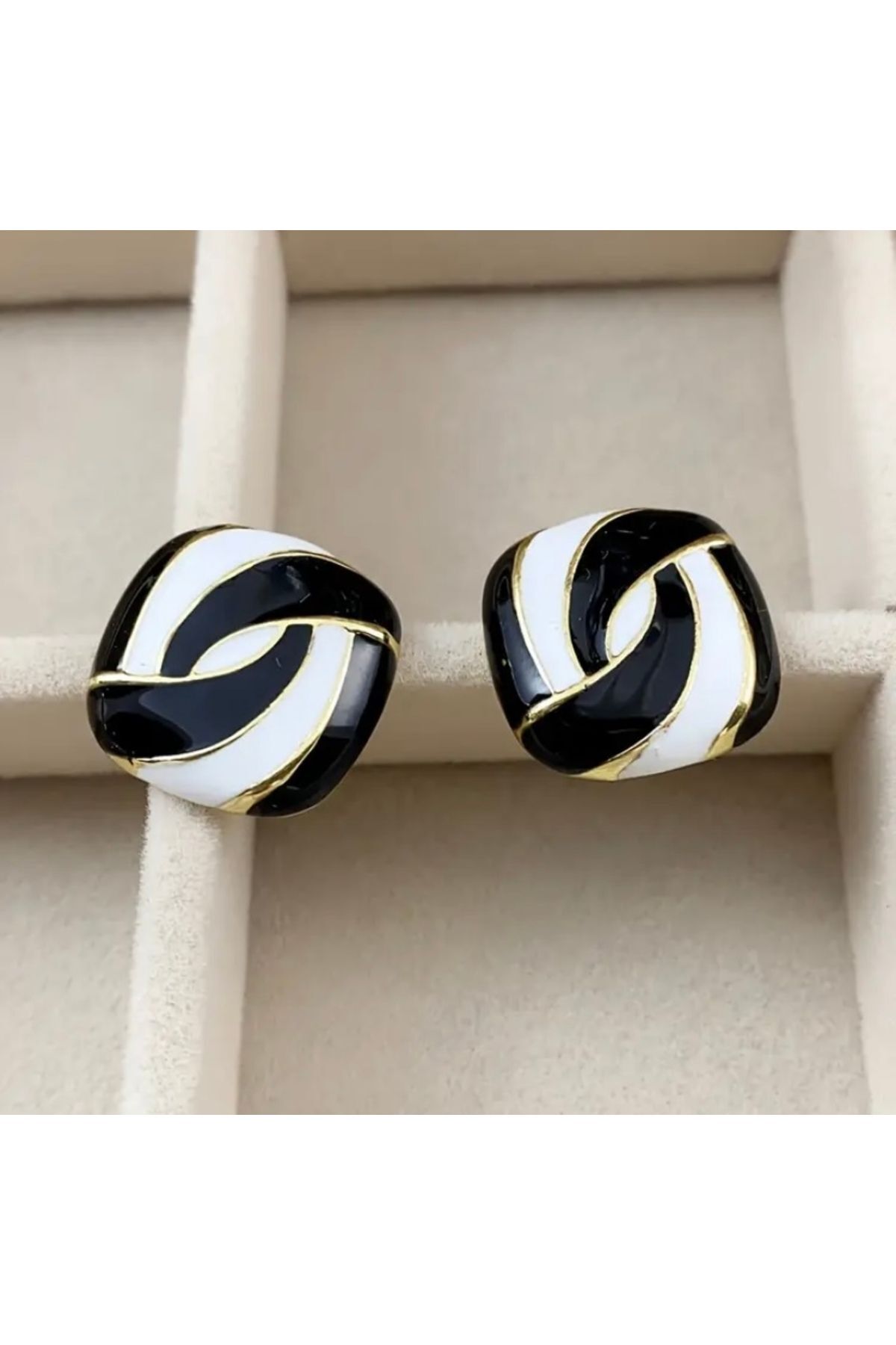 Moon Home Collection Siyah Beyaz Vintage Elegant Girdap Günlük Kadın Küpe Siyah Tek Ebat  Kadın / Kız