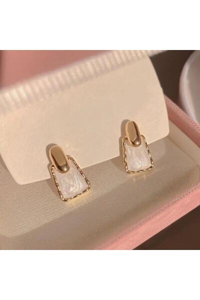 Vanilla Avenue Geometrik Altın Sarısı Detaylı Kadın Küpe