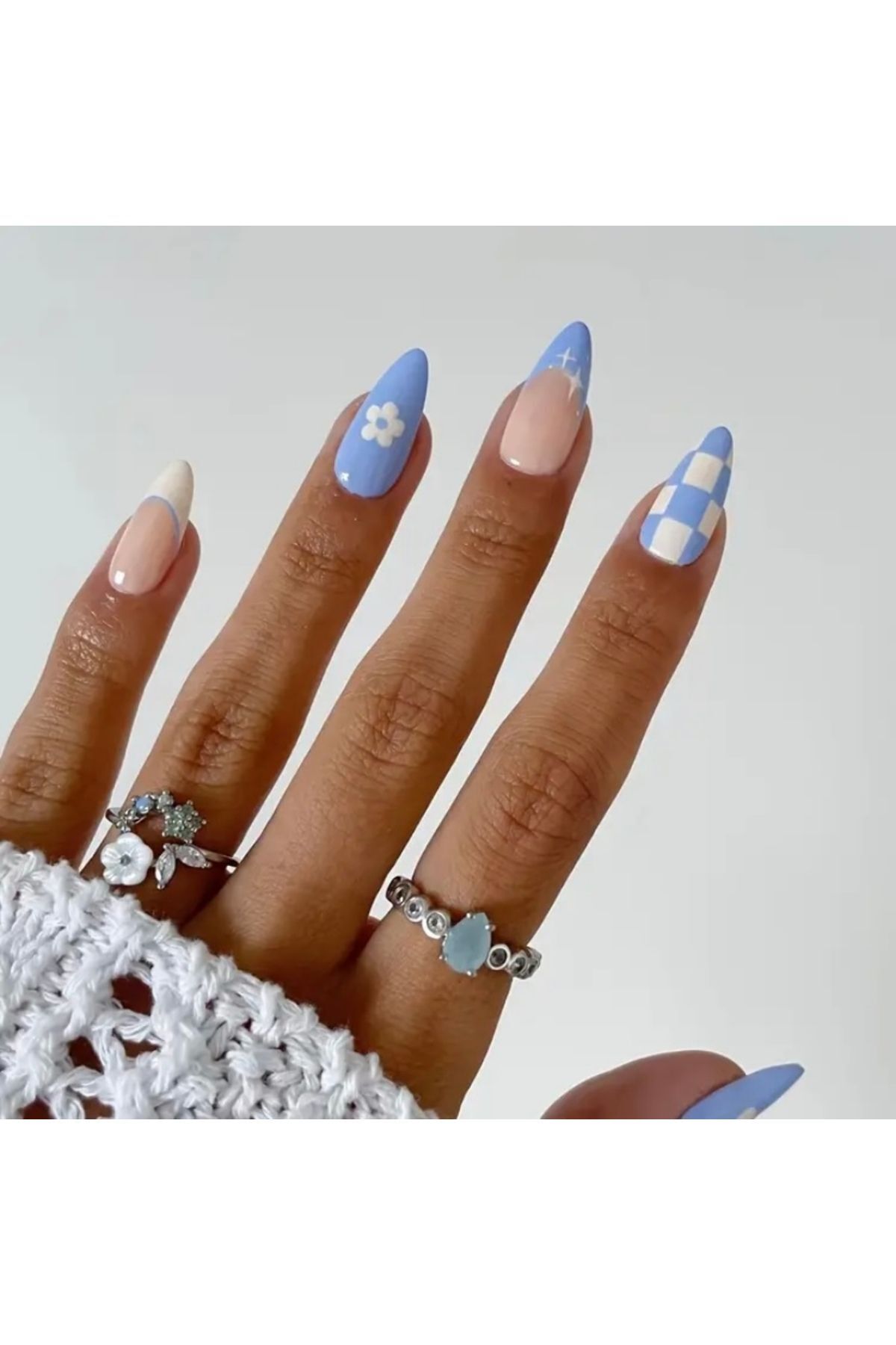 Vanilla Avenue Badem Mavi Damalı Kendinden Yapışkanlı Takma Tırnak 24 Adet