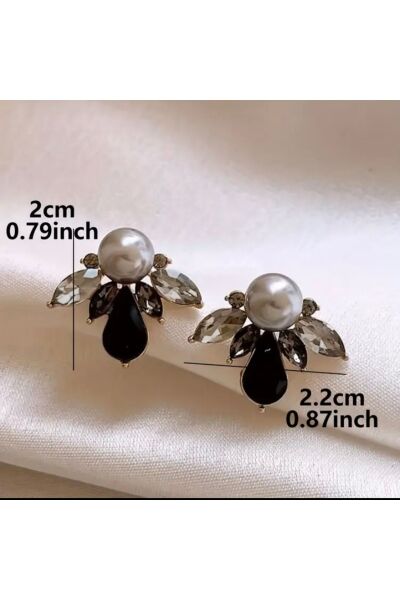 Vanilla Avenue Niche Benzersiz Siyah Yaprak Detaylı Kristal Parıltılı Günlük Kadın Küpe