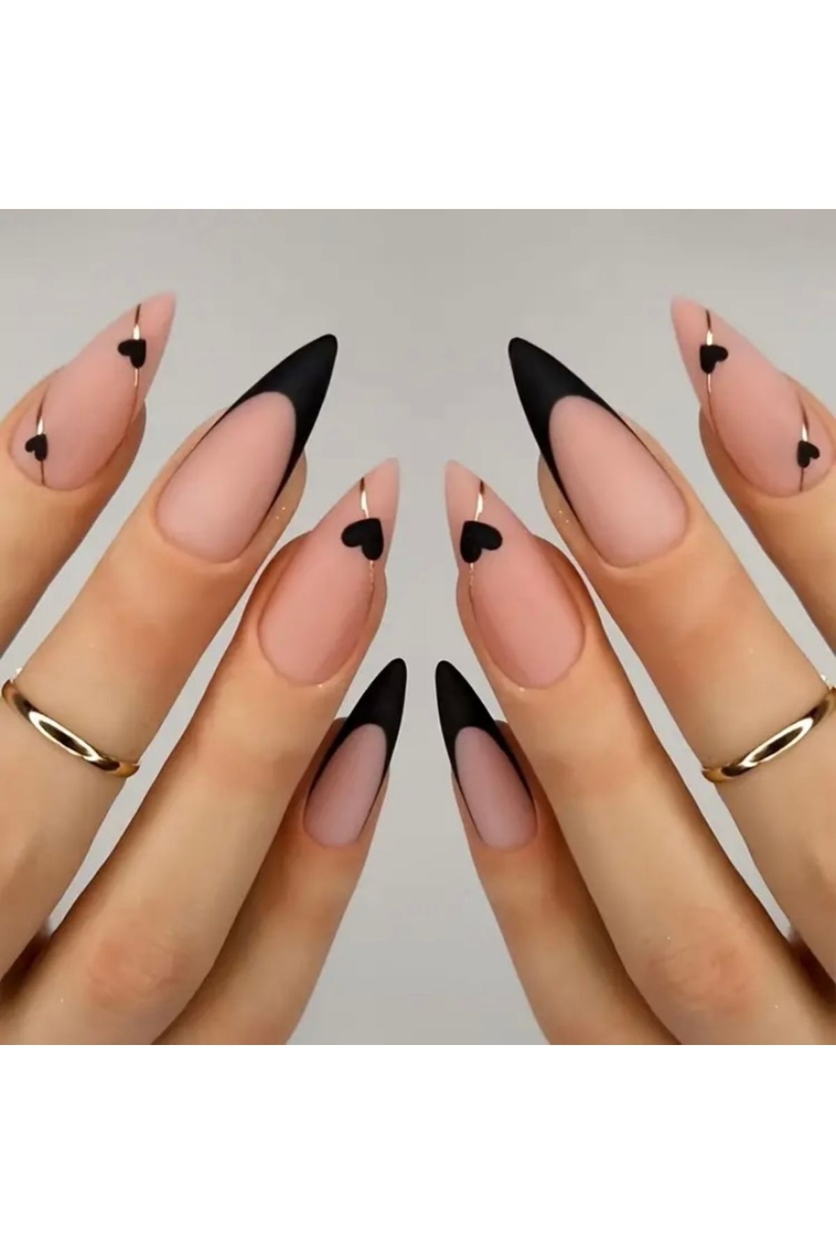 Vanilla Avenue Siyah Fransız Kesim Kalp Desenli Kendinden Yapışkanlı Takma Tırnak 24 Adet