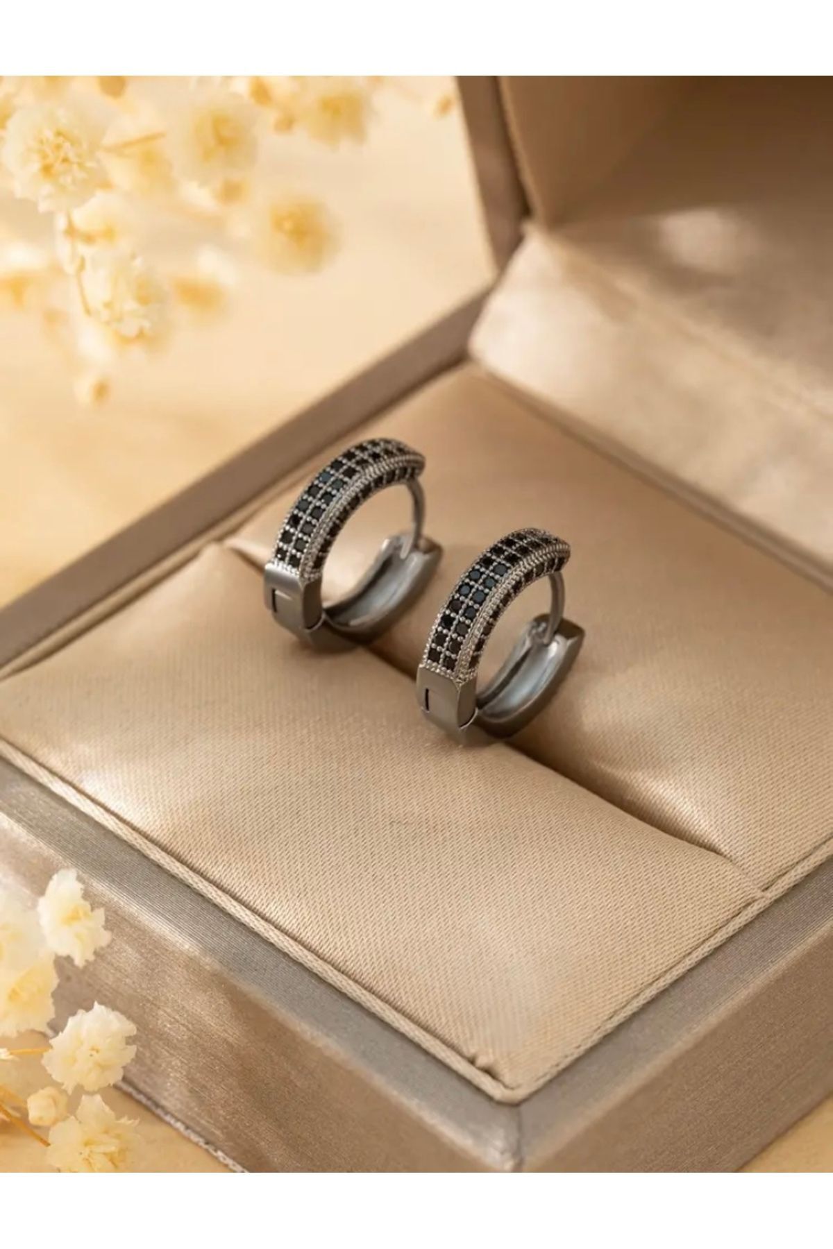 Vanilla Avenue Siyah Gri Trendy Hip Hop Circle Zirkon Taş Detaylı Halka Günlük Kadın Küpe