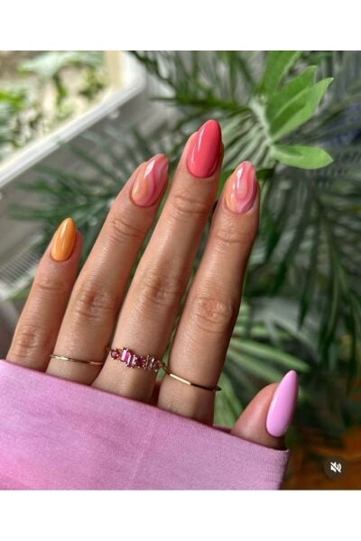 Vanilla Avenue Pembe Mor Tonlarında Badem Kesim Kendinden Yapışkanlı Takma Tırnak Seti 24 Adet