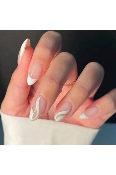 Vanilla Avenue Beyaz Badem Dalgalı Kendinden Yapışkanlı Takma Tırnak Seti 24 Adet