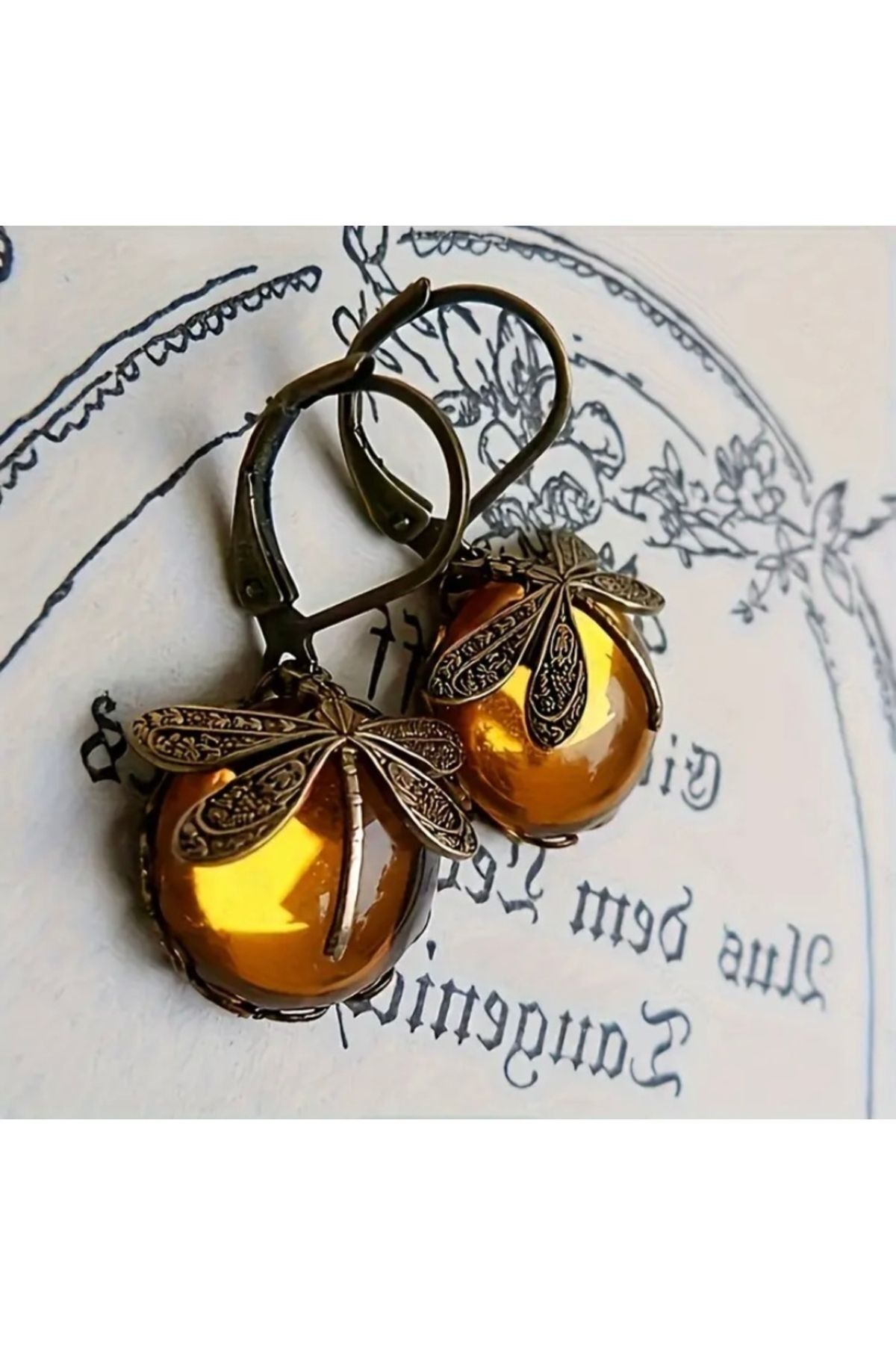 Vanilla Avenue Vintage Sarı Kelebek Ay Taşı Sallantılı Kadın Küpe