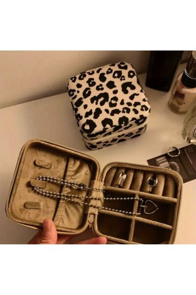 Vanilla Avenue Klasik Kare Leopar Desenli Takı Mücevher Kutusu Seyahat Çantası