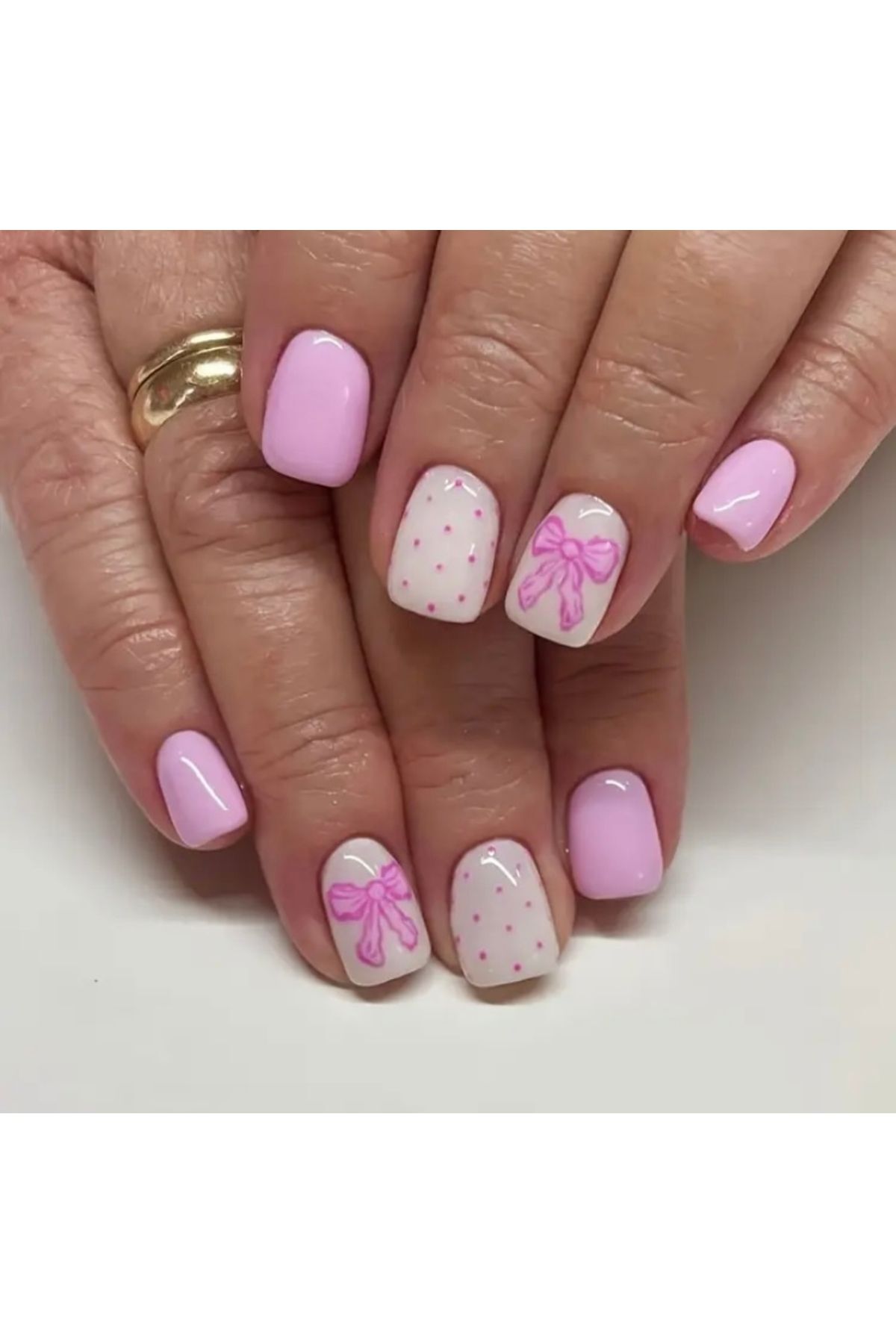 Vanilla Avenue Pembe Kare Kurdele Detaylı Puantiyeli Kendinden Yapışkanlı Takma Tırnak 24 Adet