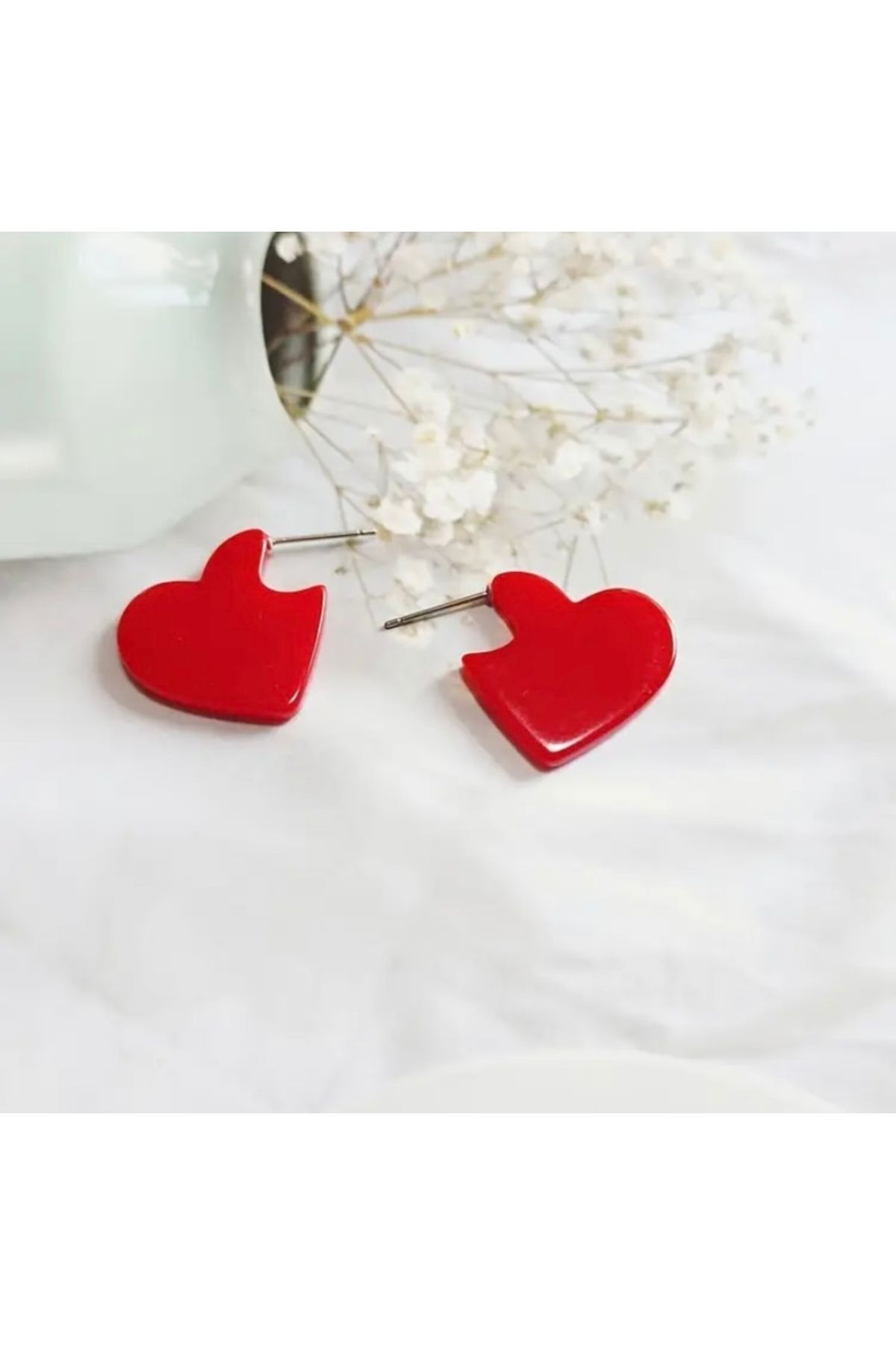 Vanilla Avenue Kırmızı Kalp Şekilli Sevgililer Gününe Özel Kadın Küpe