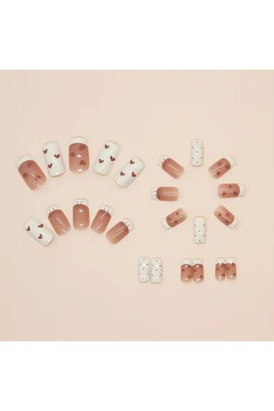 Vanilla Avenue Beyaz Pembe Kalp ve Fiyonk Detaylı Kendinden Yapışkanlı Takma Tırnak 24 Adet