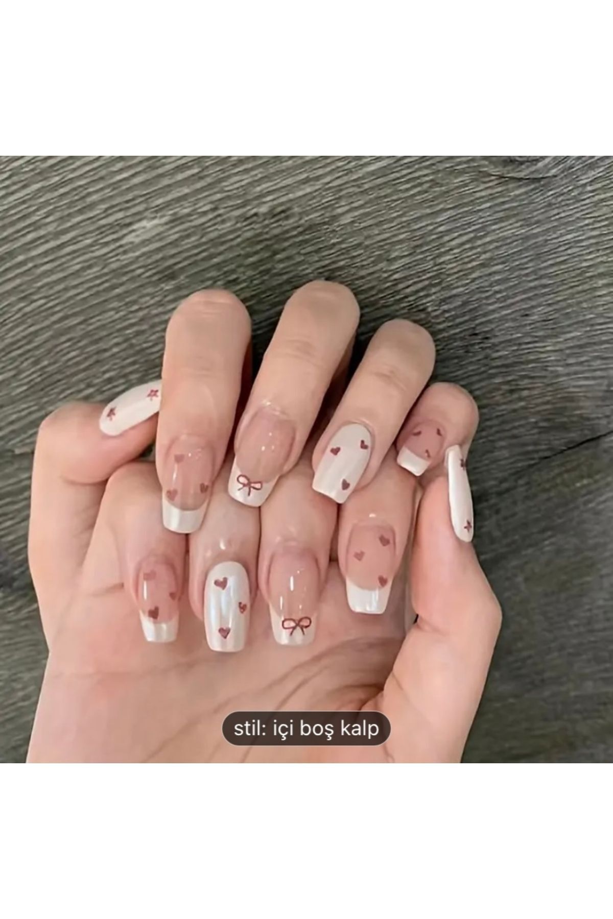 Vanilla Avenue Beyaz Pembe Kalp ve Fiyonk Detaylı Kendinden Yapışkanlı Takma Tırnak 24 Adet