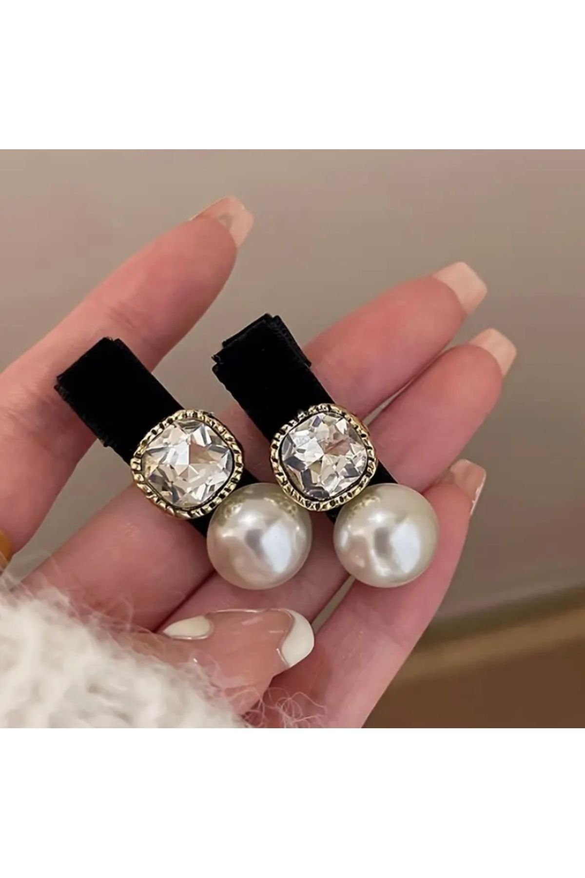 Moon Home Collection Siyah Şık Kadife İnci Detaylı Taşlı Mini Kadın Toka