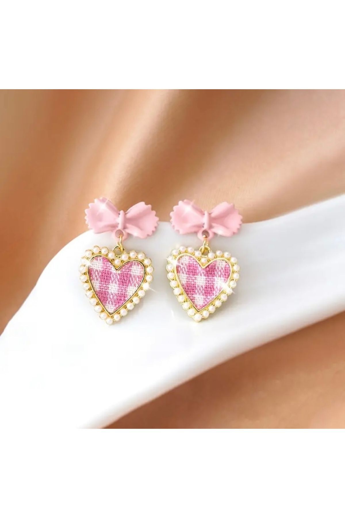 Vanilla Avenue Vintage Pembe Fiyonk Detaylı Kalpli Sallantılı Kadın Küpe