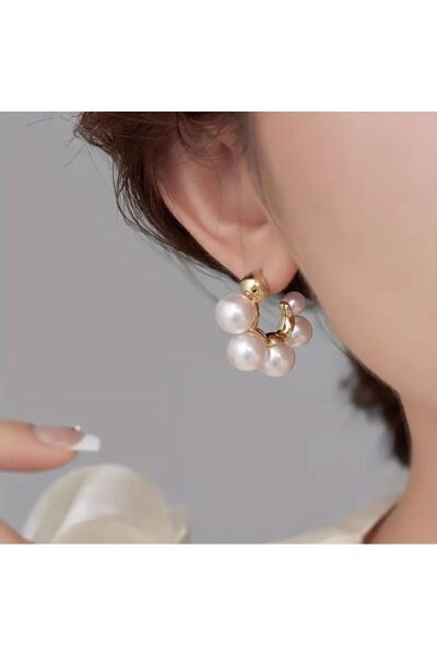 Vanilla Avenue Şık Tasarım Parlak Incili C Şeklinde Sallantılı Kadın Küpe