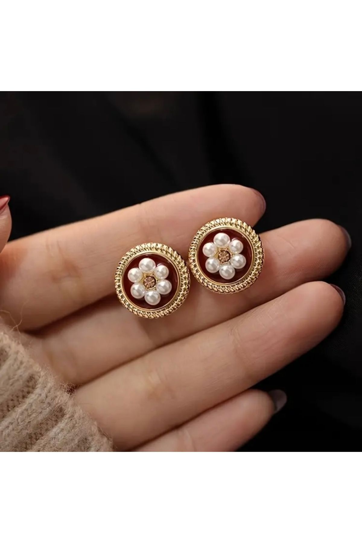 Moon Home Collection Zarif Vintage Stil Çiçek Desenli İnci Detaylı Kadın Küpe