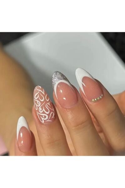 Vanilla Avenue French Stil Incili Kendinden Yapışkanlı Takma Tırnak 24 Adet Beyaz