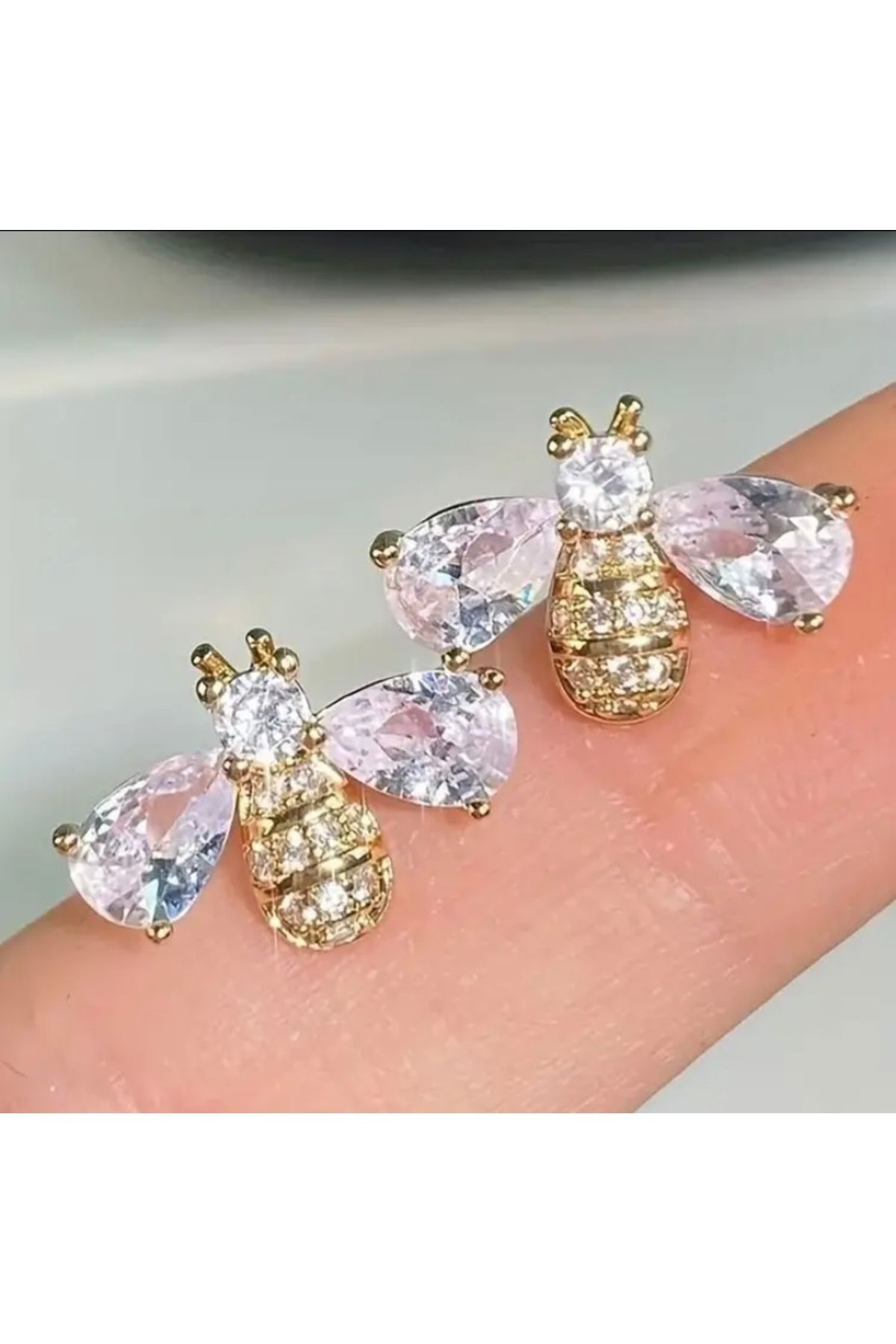 Moon Home Collection Şık Vintage Esintili Altın Sarısı Parlak Taş Detaylı Kadın Küpe