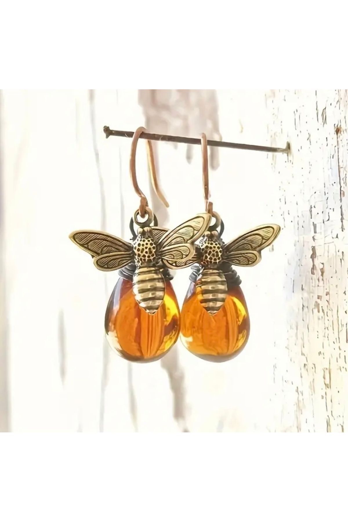 Vanilla Avenue Altın Sarısı Sevimli Bal Arısı Cam Sallantılı Kadın Küpe