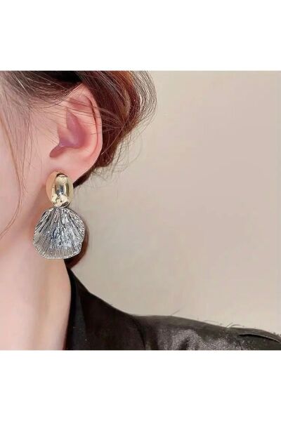 Moon Home Collection Altın Sarısı Detaylı Dokulu Sallantılı Günlük Kadın Küpe