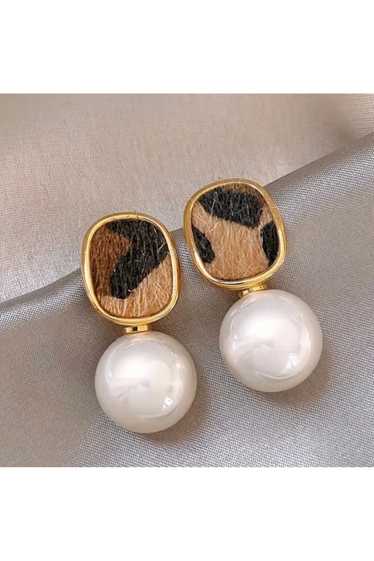 Vanilla Avenue Geometrik Şık Leopar Inci Detaylı Sallantılı Kadın Küpe