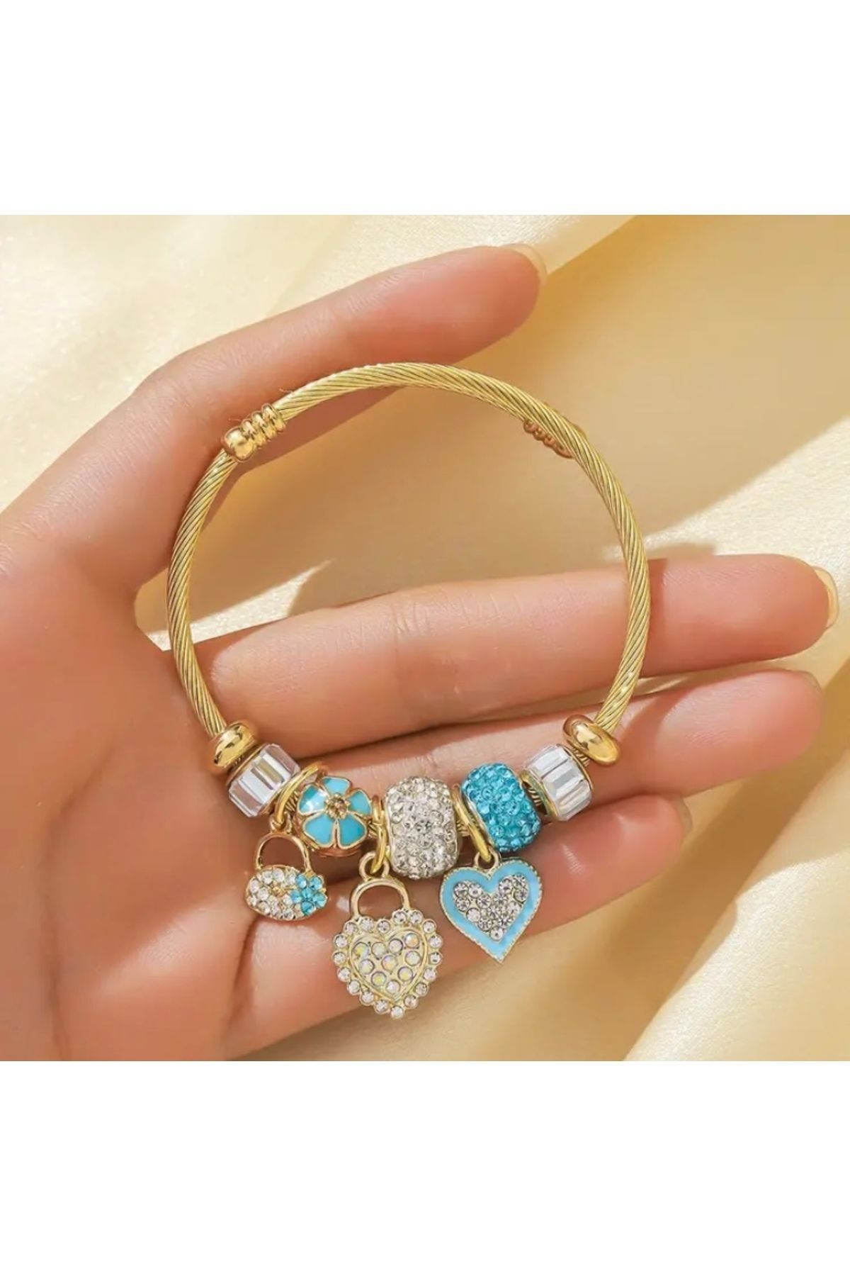 Vanilla Avenue Okyanus Mavisi Taşlı Kalp Detaylı Charm Kadın Bileklik