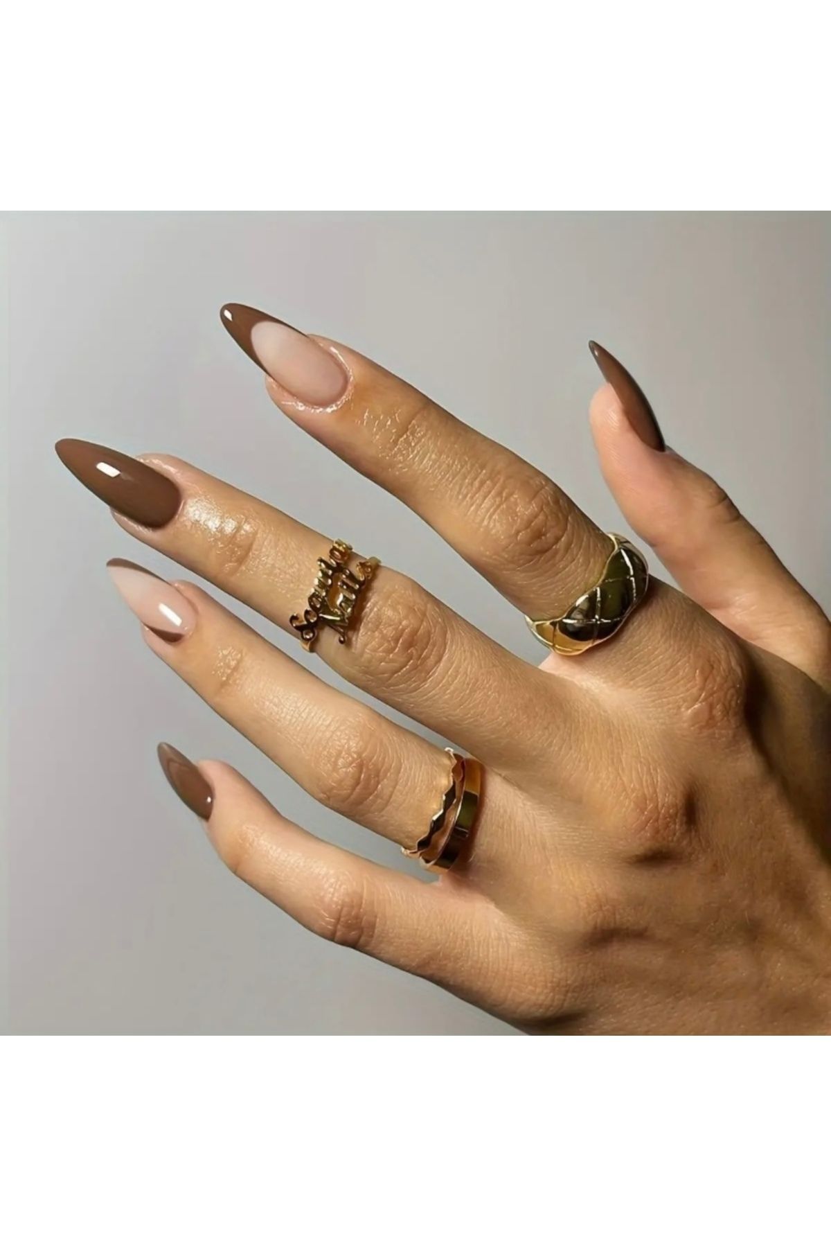 Vanilla Avenue Şık Kahverengi Badem Şeklinde Kendinden Yapışkanlı Takma Tırnak Seti 24 Adet