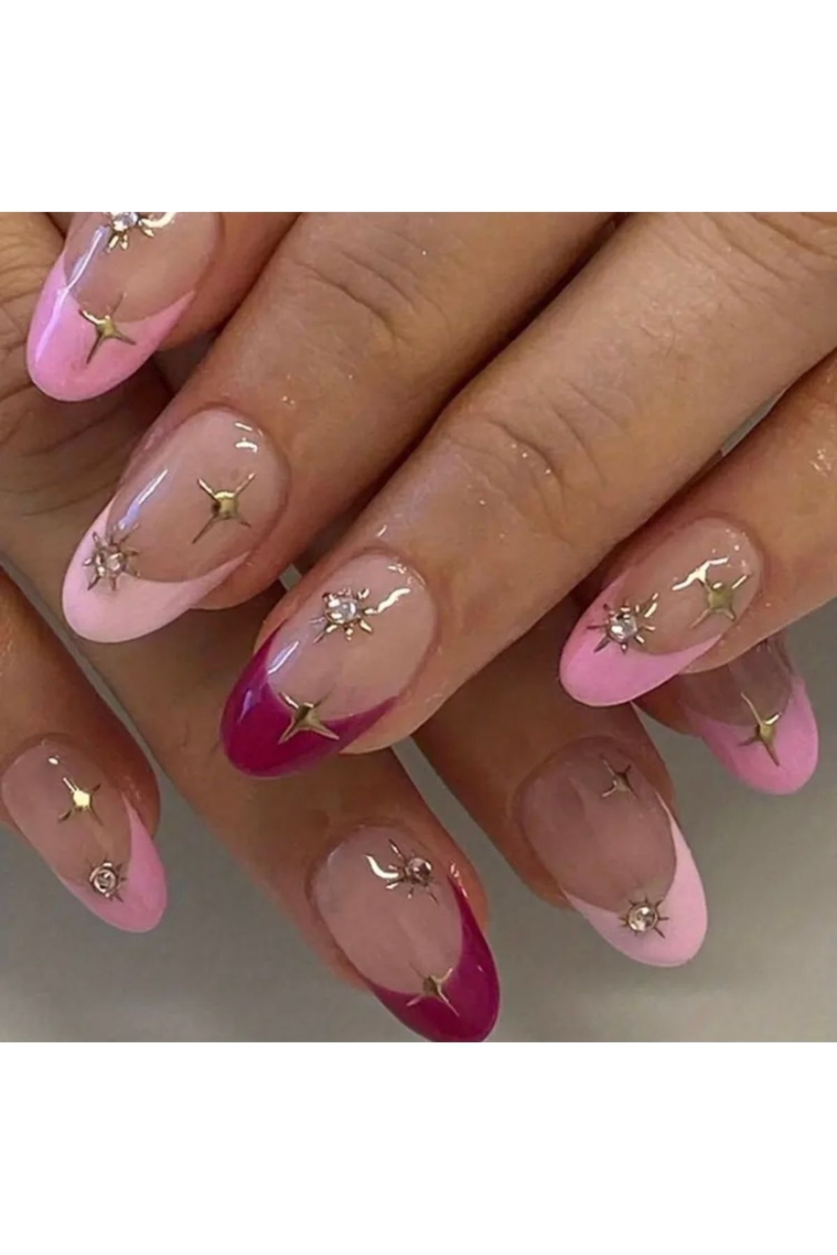 Vanilla Avenue Pembe Parlak Yıldız Taşlı Badem Kendinden Yapışkanlı Takma Tırnak Seti 24 Adet