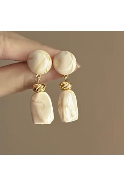 Vanilla Avenue Krem Tonlu Vintage Esintili Geometrik Reçine Sallantılı Kadın Küpe