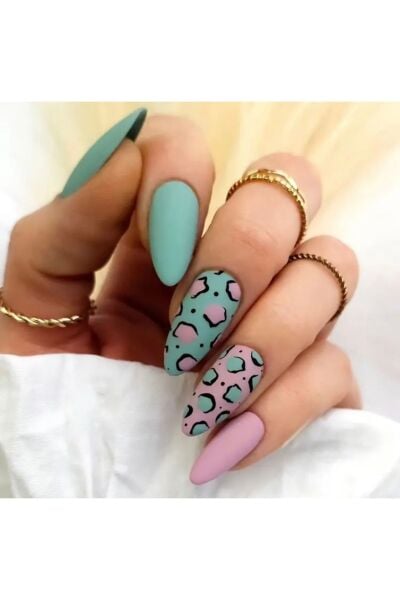 Vanilla Avenue Badem Yeşil Pembe Leopar Kendinden Yapışkanlı Takma Tırnak 24 Adet Yeşil