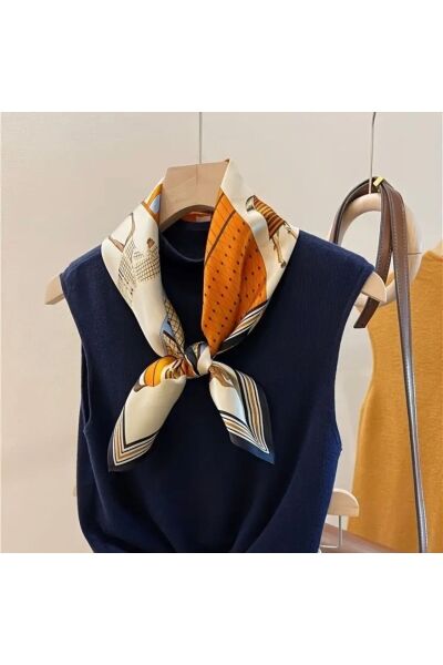 Vanilla Avenue Lacivert Şık At Baskılı Ipek Görünüm Kare Eşarp Fular Kadın Aksesuar