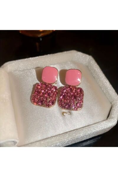 Vanilla Avenue Pembe Kare Şekilli Parlak Taşlı Sallantılı Günlük Kadın Küpe