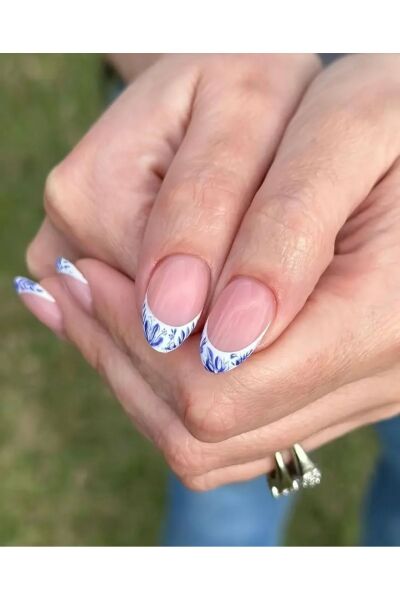Vanilla Avenue French Mavi Yaprak Desenli Kendinden Yapışkanlı Takma Tırnak Seti 24 Adet