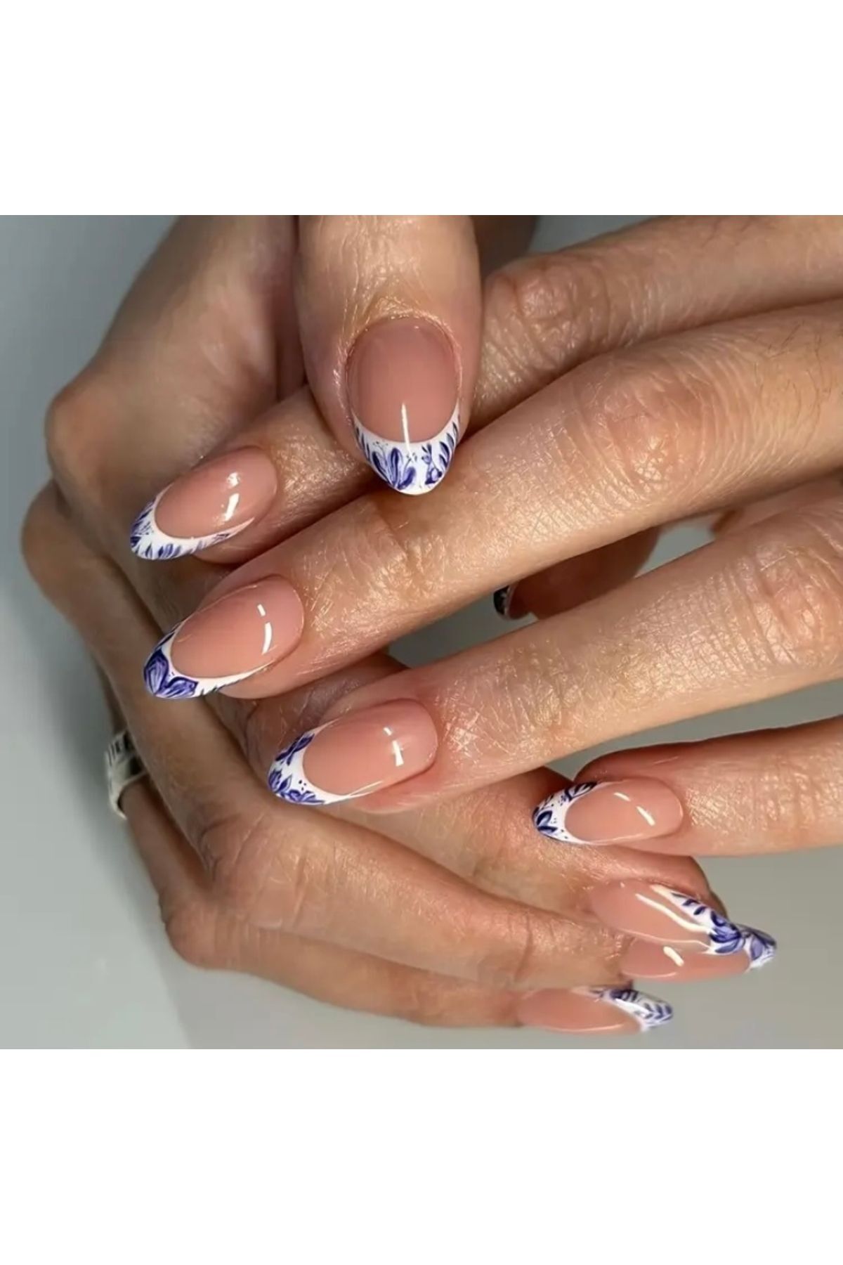 Vanilla Avenue French Mavi Yaprak Desenli Kendinden Yapışkanlı Takma Tırnak Seti 24 Adet