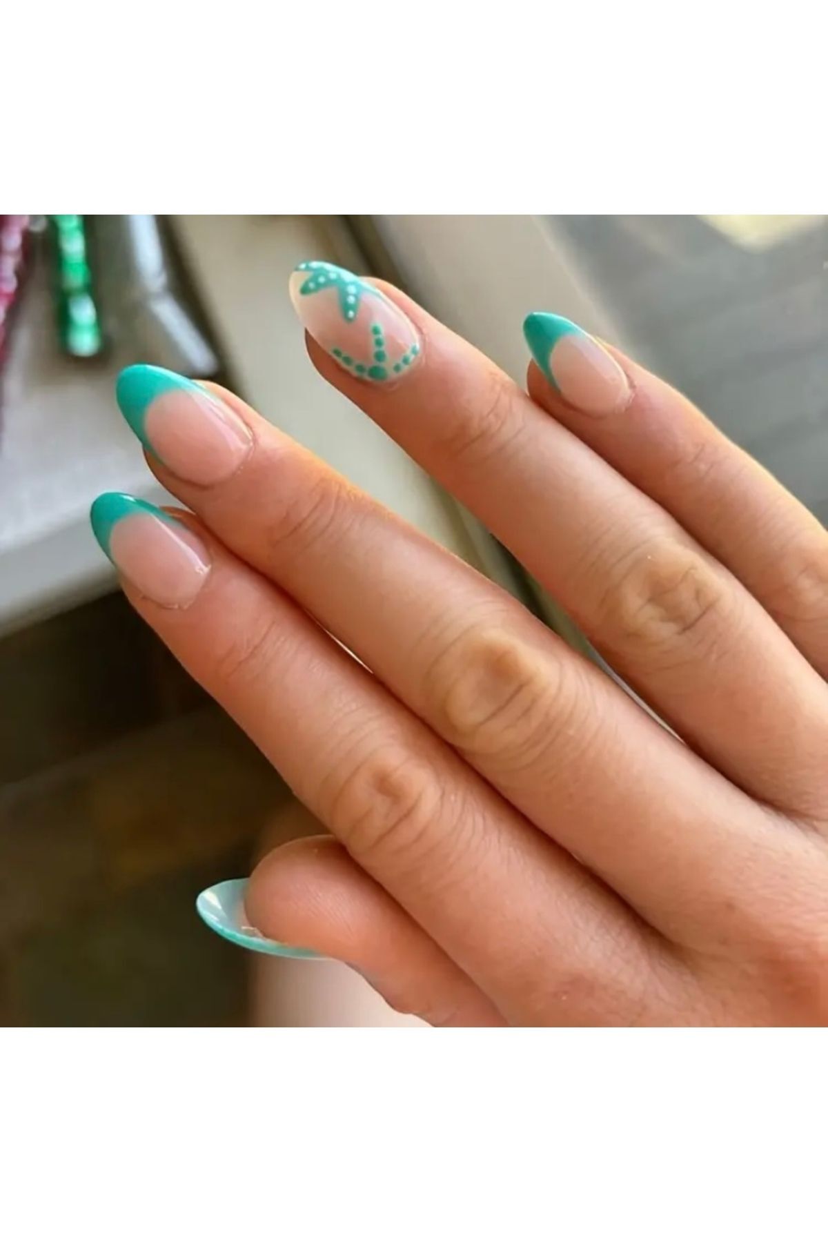 Vanilla Avenue French Mavi Yıldız Desenli Kendinden Yapışkanlı Takma Tırnak Seti 24 Adet