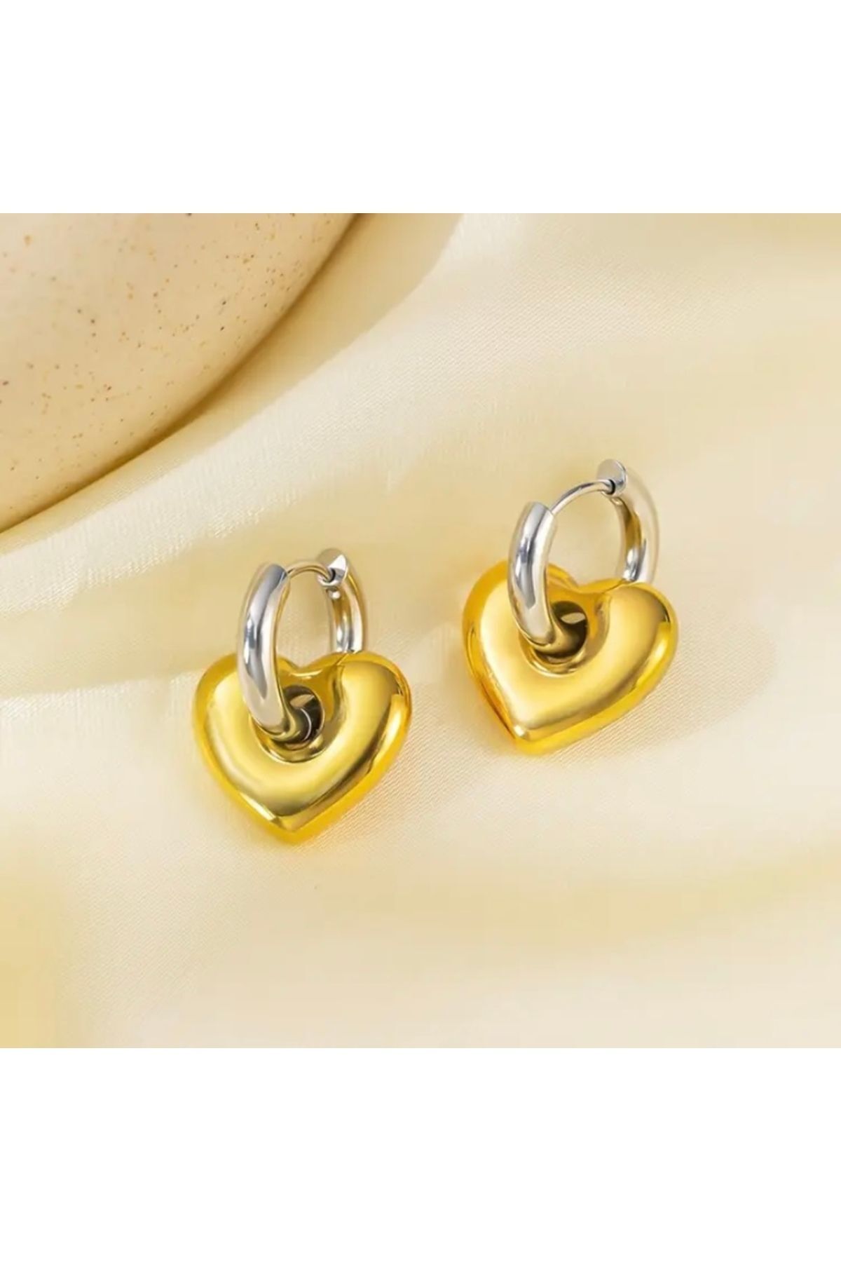 Vanilla Avenue Altın Sarısı Gümüş Kalp Şeklinde Halka Sallantılı Kadın Küpe