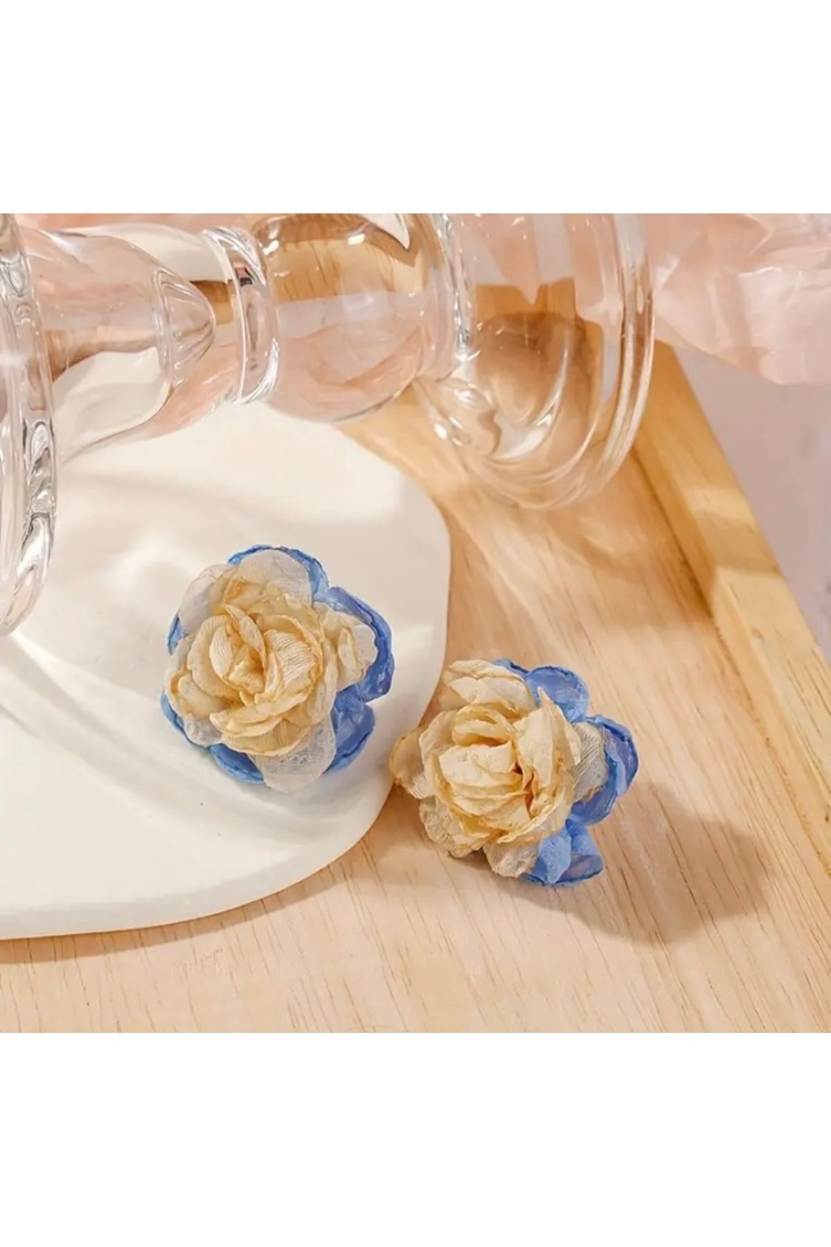 Vanilla Avenue Mavi Gül Hoop Tül Detaylı Zerafet Sevimli Sallantılı Kadın Küpe