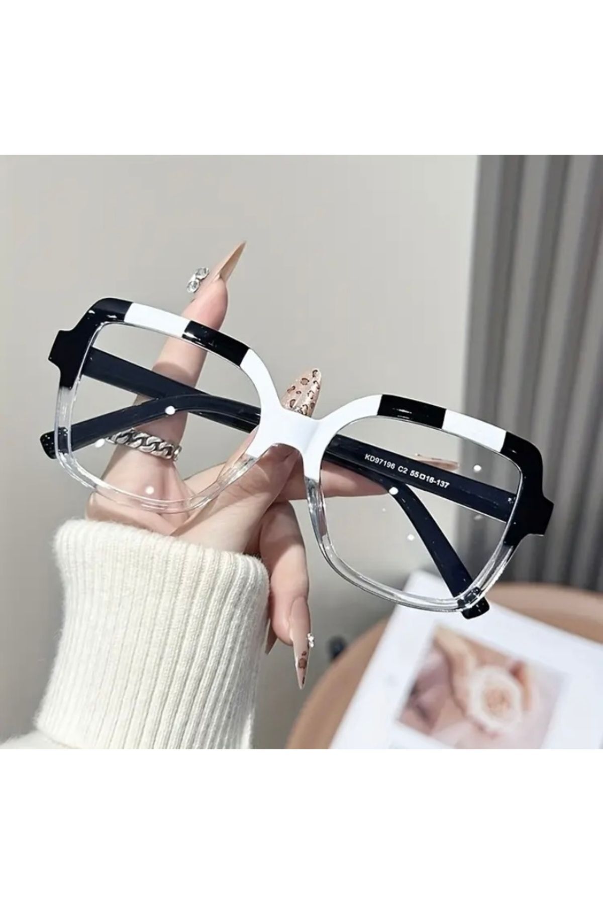 Vanilla Avenue 2025 Moda Unisex Büyük Çerçeve Siyah Beyaz Retro Aksesuar Gözlük