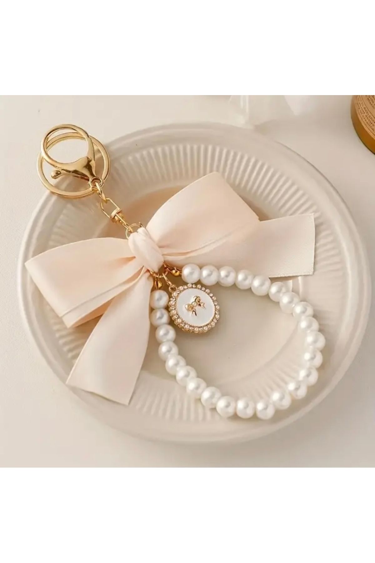 Vanilla Avenue İncili Beyaz Kurdele Detaylı Zarif Kadın Anahtarlık Aksesuar