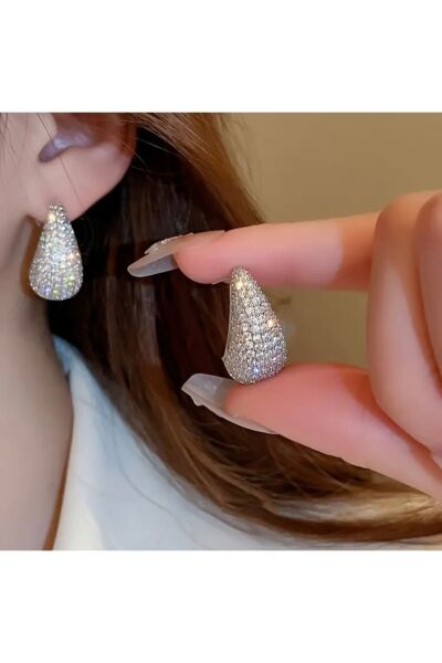 Vanilla Avenue Parıldayan Su Damlası Zirkonya Kaplı Zarif Lüks Günlük Kullanım Kadın Küpe