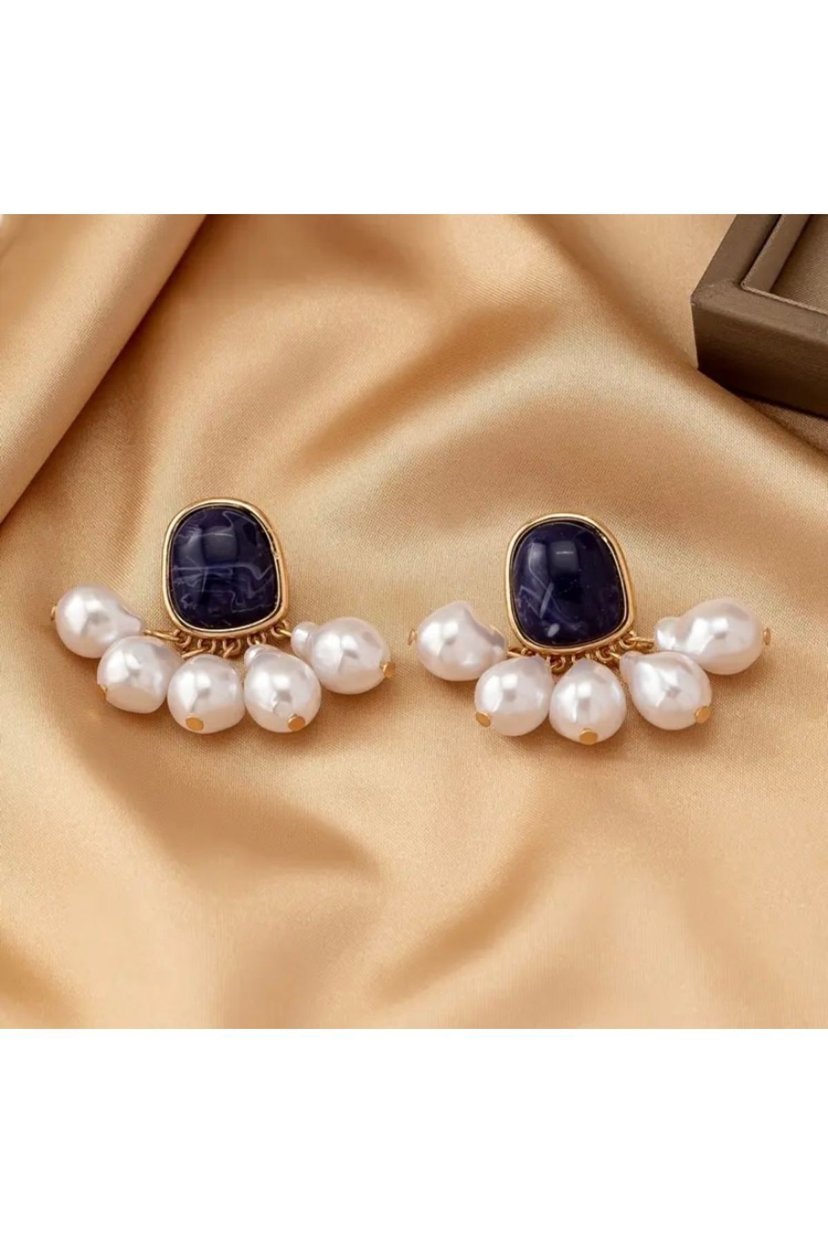 Vanilla Avenue Şık Siyah İncili Fransız Vintage Sallantılı Modern Günlük Kullanım Kadın Küpe