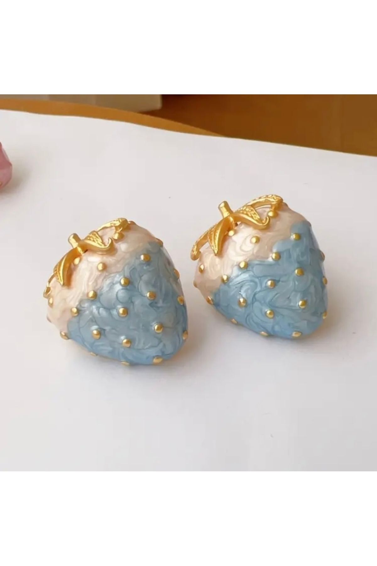 Vanilla Avenue Bebek Mavisi Şık Çilek Temalı Parlak 3D 925 Gümüş Günlük Kadın Küpe