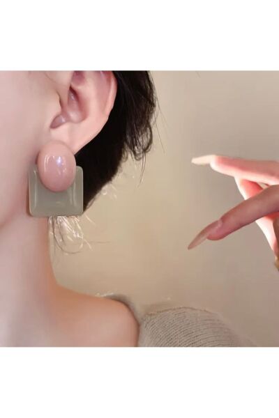 Vanilla Avenue Retro Tarzı Pastel Pembe Tonlar Oval Reçine Günlük Kullanım Kadın Küpe