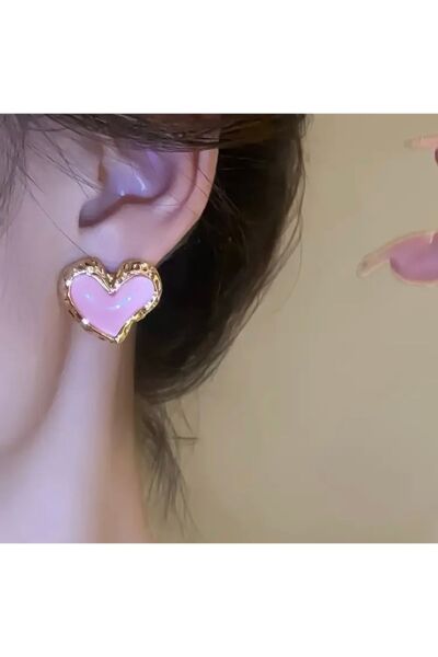 Vanilla Avenue Pembe Reçine Altın Sarısı Detaylı Kalp Şeklinde Sevimli Günlük Kullanım Kadın Küpe