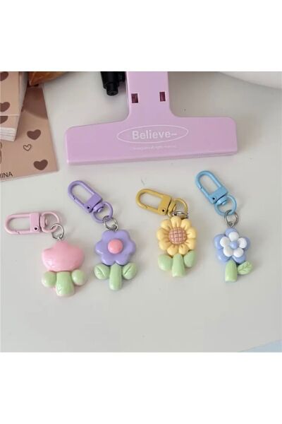 Vanilla Avenue 4 Adet Sevimli Çiçekli Reçine Dekoratif Çanta Aksesuar Anahtarlık Seti
