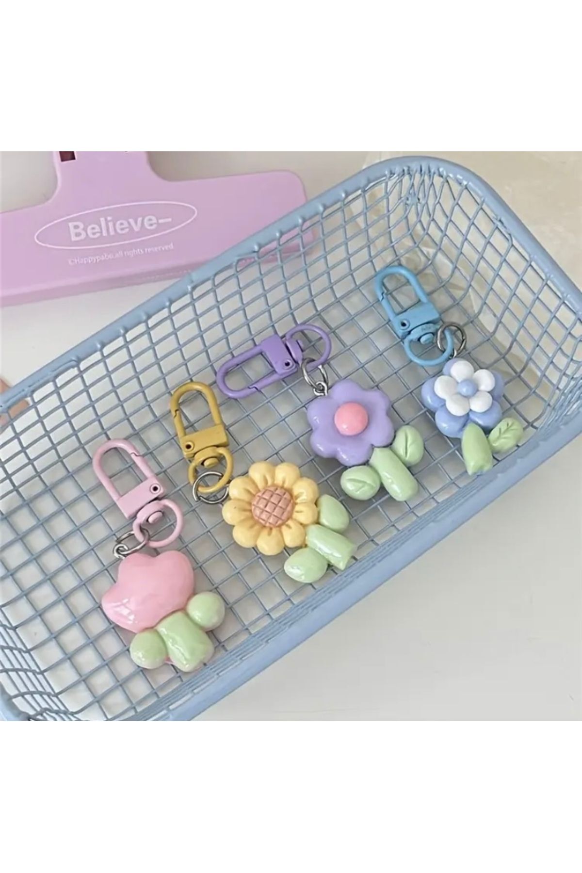 Vanilla Avenue 4 Adet Sevimli Çiçekli Reçine Dekoratif Çanta Aksesuar Anahtarlık Seti