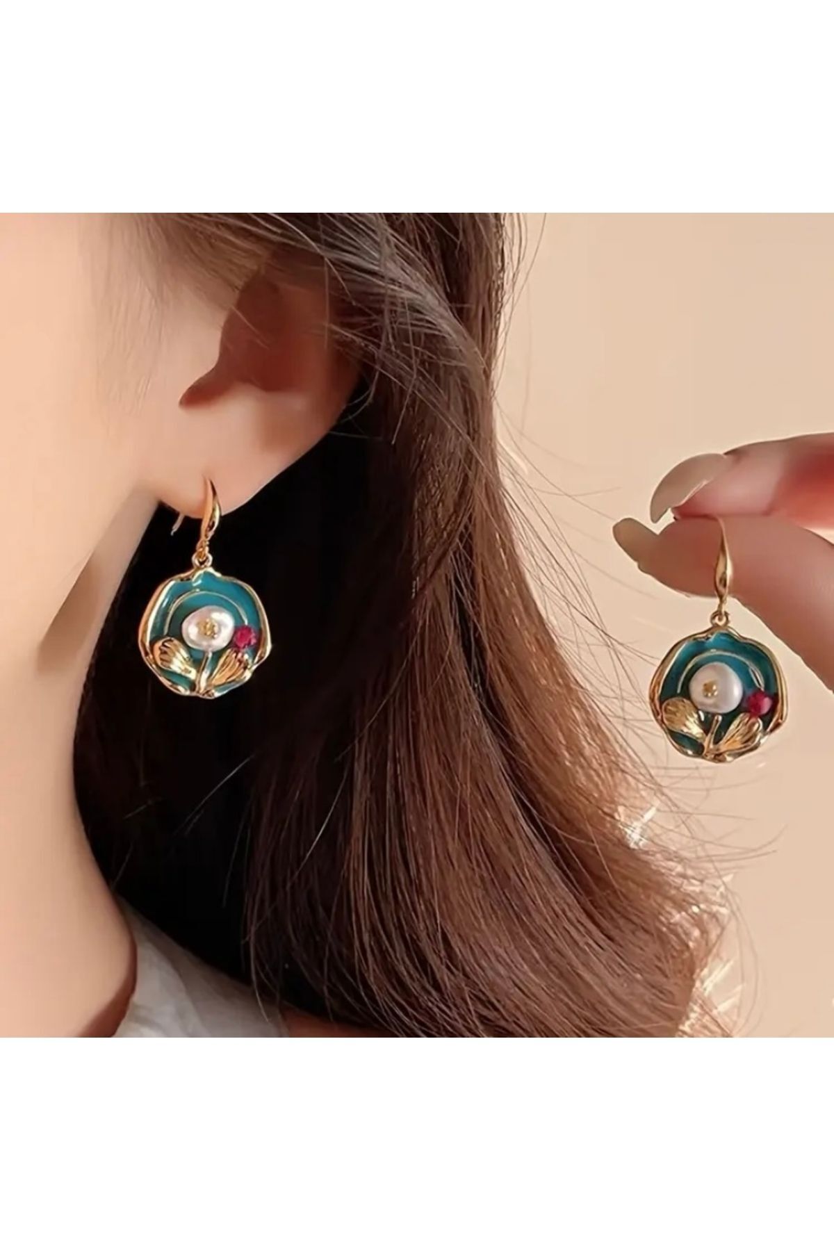 Vanilla Avenue Zarif Monet İncili Çiçek Detaylı Altın Rengi Sallantılı Bohem Günlük Kadın Küpe