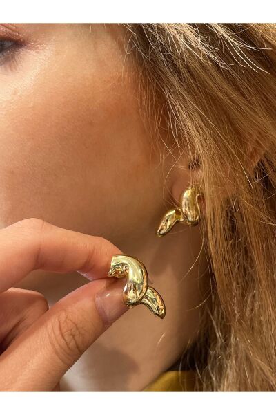 Vanilla Avenue Altın Sarısı Burgu Detaylı Şık Günlük Kullanım Kadın Küpe