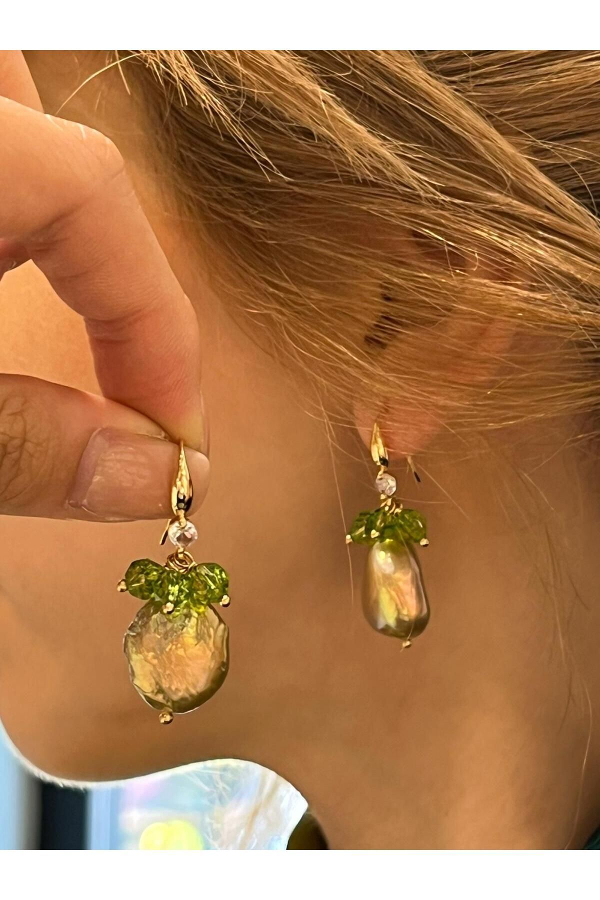 Hei Dore Rengi Parıltılı Yeşil Taş Detaylı Sallantılı Bohem Günlük Kullanım Kadın Küpe