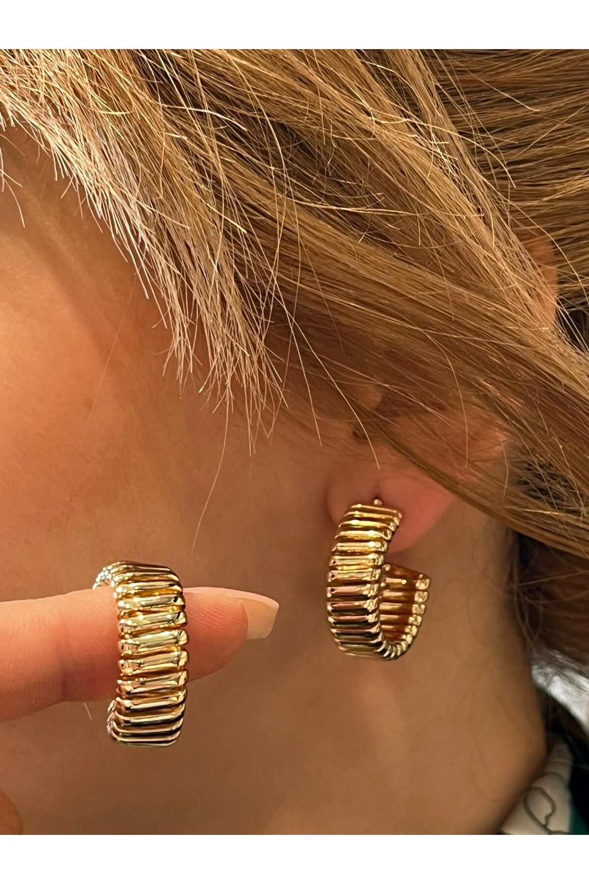 Hei Altın Sarısı Tırtık Dokulu Halka Şeklinde Sallantılı Günlük Kullanım Kadın Küpe