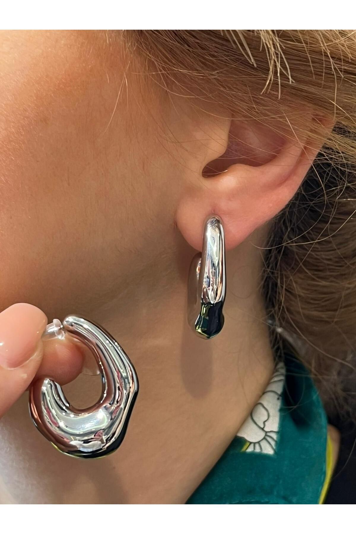 Hei Gümüş Rengi Parlak Geometrik Şekilli Detaylı Günlük Kullanım Sallantılı Kadın Küpe