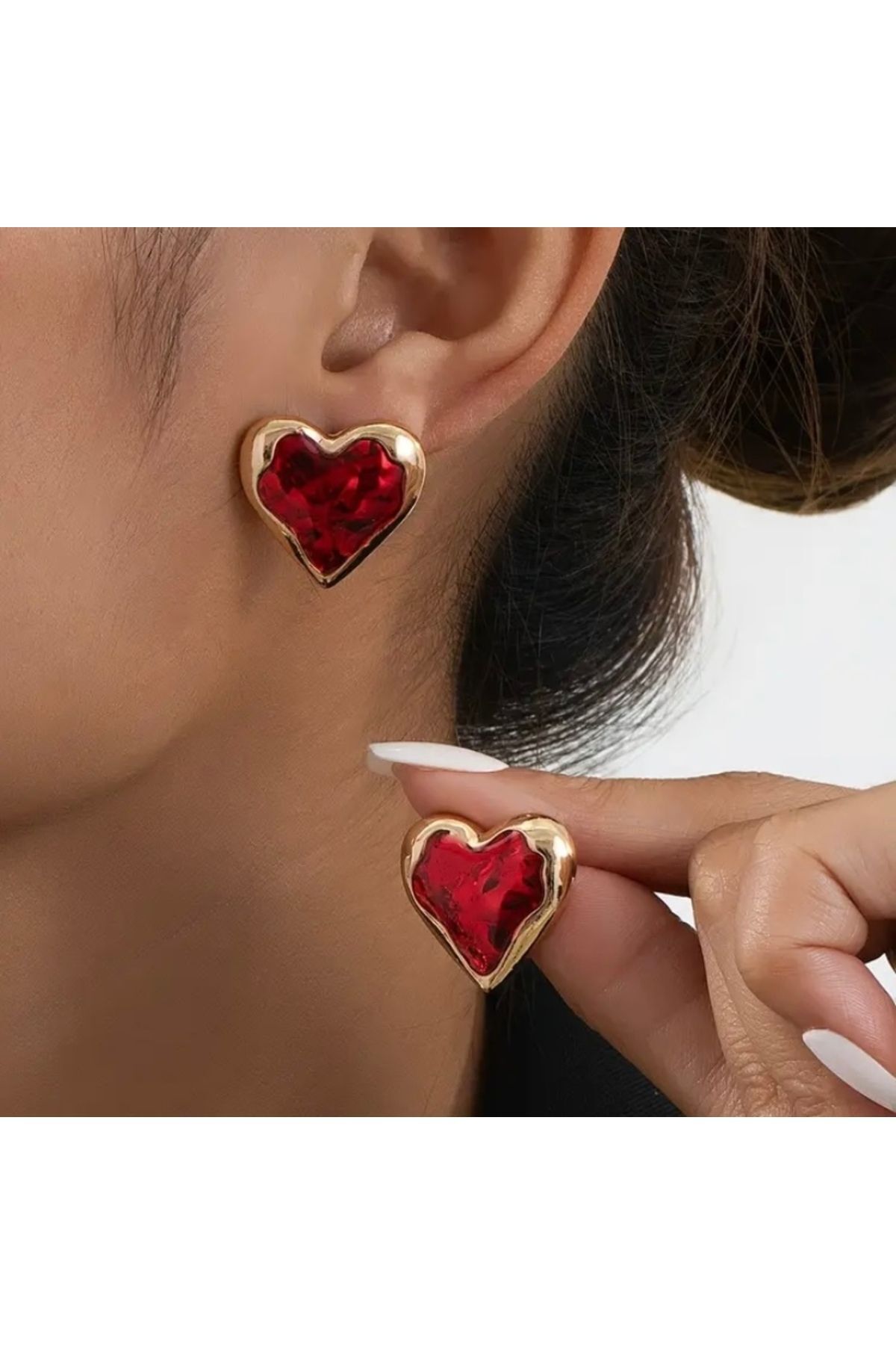 Hei Kırmızı Kalp Şeklinde Parlak Altın Sarısı Çivi Büyük Günlük Kullanım Kadın Küpe